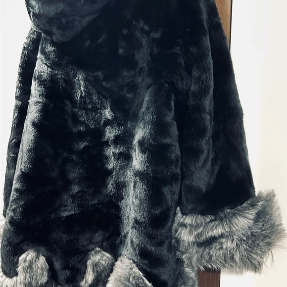 Faux Fur Scalloped Bottom Jacket GrayCollar/Sleeves New nice lining & pockets - Picture 7 of 12